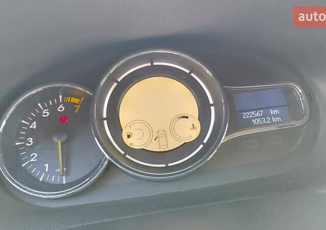 Рено Меган 2009 у Дніпро (Дніпропетровську) на Automoto.ua Рено Меган, об'ємом двигуна 1.6 л та пробігом 222 тис. км за 6900 $, фото 11 на Automoto.ua