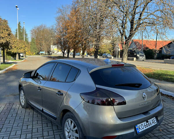 Рено Меган, объемом двигателя 1.6 л и пробегом 180 тыс. км за 7200 $, фото 9 на Automoto.ua