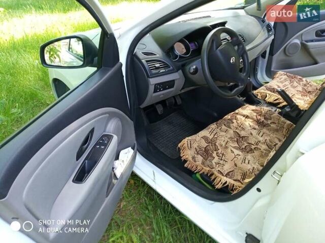 Рено Меган, объемом двигателя 1.6 л и пробегом 172 тыс. км за 6780 $, фото 4 на Automoto.ua
