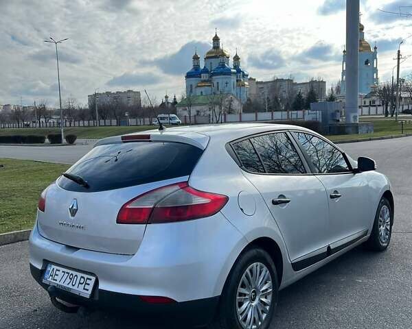 Рено Меган, объемом двигателя 1.46 л и пробегом 332 тыс. км за 6300 $, фото 2 на Automoto.ua