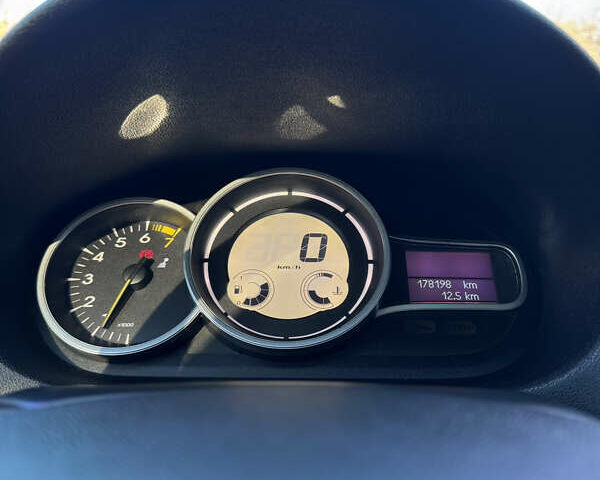 Рено Меган, объемом двигателя 1.6 л и пробегом 180 тыс. км за 7200 $, фото 25 на Automoto.ua