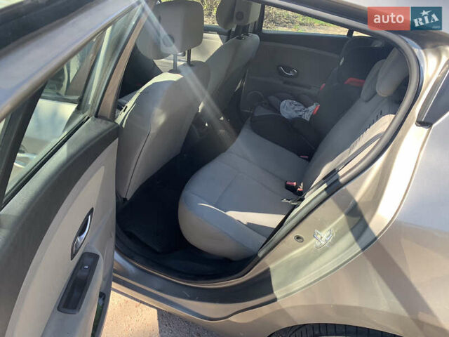 Рено Меган, об'ємом двигуна 1.5 л та пробігом 320 тис. км за 5550 $, фото 9 на Automoto.ua