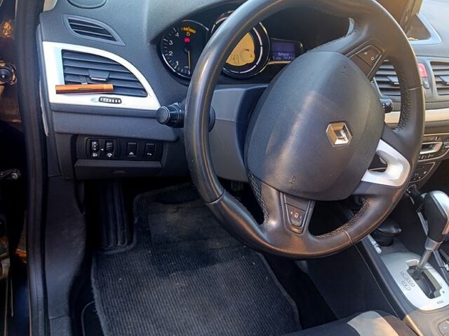 Рено Меган, объемом двигателя 1.5 л и пробегом 0 тыс. км за 7000 $, фото 3 на Automoto.ua