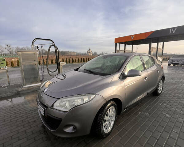 Рено Меган, объемом двигателя 1.6 л и пробегом 181 тыс. км за 6300 $, фото 5 на Automoto.ua