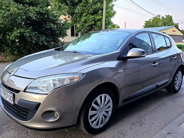 Рено Меган, объемом двигателя 1.5 л и пробегом 287 тыс. км за 6700 $, фото 5 на Automoto.ua