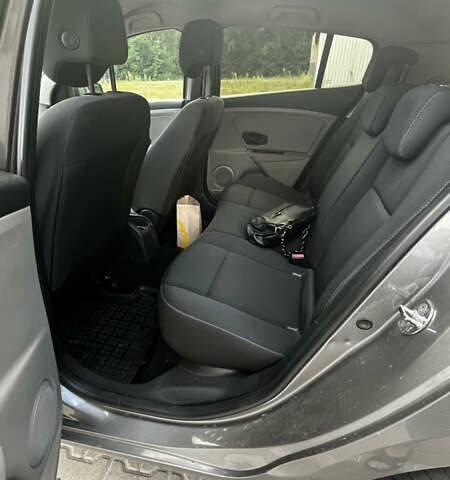 Рено Меган, объемом двигателя 1.46 л и пробегом 228 тыс. км за 6300 $, фото 6 на Automoto.ua