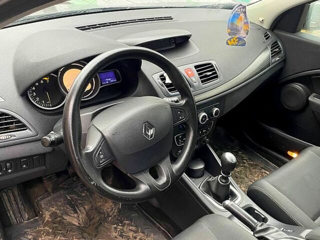 Рено Меган, объемом двигателя 16 л и пробегом 200 тыс. км за 6000 $, фото 7 на Automoto.ua