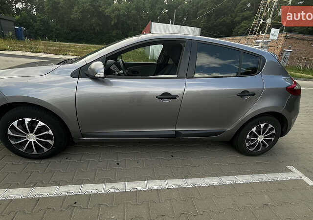 Рено Меган, объемом двигателя 1.46 л и пробегом 228 тыс. км за 6300 $, фото 3 на Automoto.ua