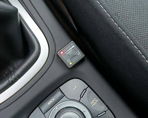 Рено Меган, об'ємом двигуна 1.6 л та пробігом 225 тис. км за 6999 $, фото 64 на Automoto.ua