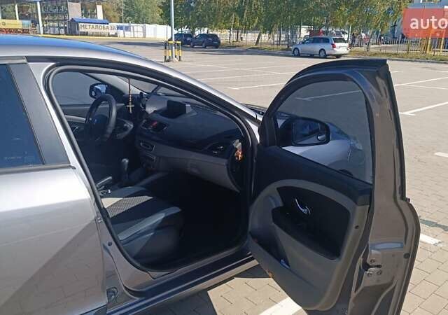 Рено Меган, объемом двигателя 1.5 л и пробегом 280 тыс. км за 6850 $, фото 4 на Automoto.ua