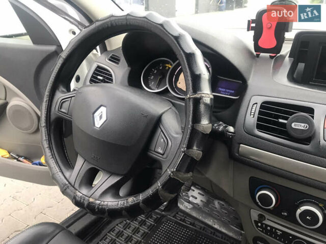 Рено Меган, объемом двигателя 1.5 л и пробегом 315 тыс. км за 7200 $, фото 13 на Automoto.ua
