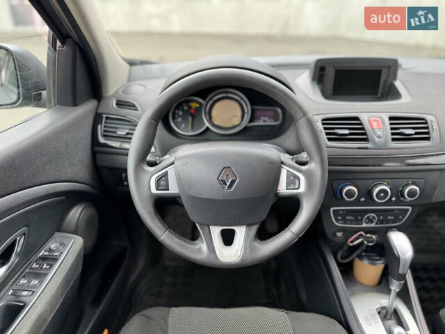 Рено Меган, объемом двигателя 1.5 л и пробегом 140 тыс. км за 7500 $, фото 22 на Automoto.ua