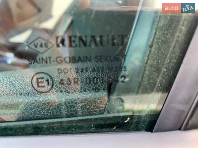 Рено Меган, объемом двигателя 1.6 л и пробегом 209 тыс. км за 5700 $, фото 12 на Automoto.ua