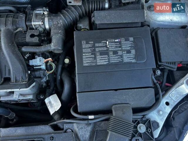 Рено Меган, об'ємом двигуна 2 л та пробігом 105 тис. км за 8100 $, фото 46 на Automoto.ua