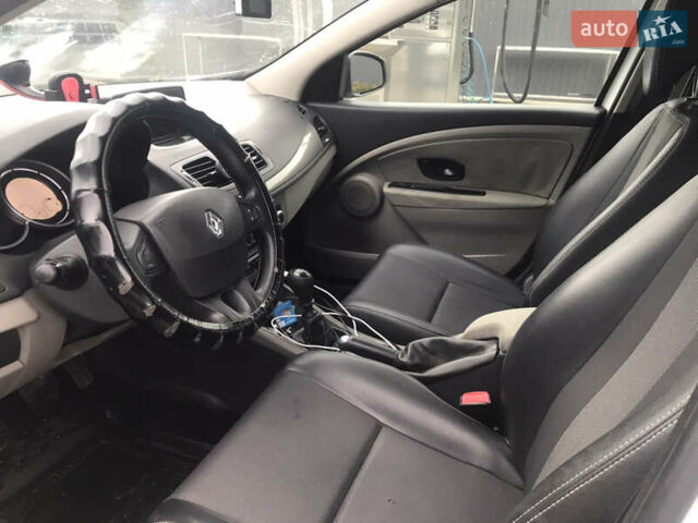 Рено Меган, объемом двигателя 1.5 л и пробегом 315 тыс. км за 7200 $, фото 7 на Automoto.ua