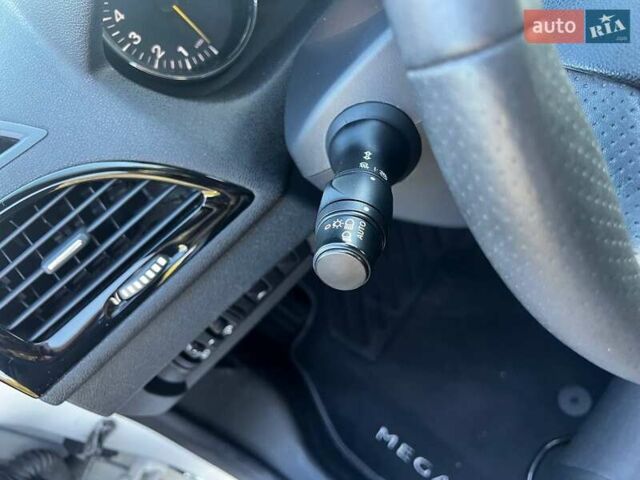 Рено Меган, об'ємом двигуна 2 л та пробігом 105 тис. км за 8100 $, фото 17 на Automoto.ua