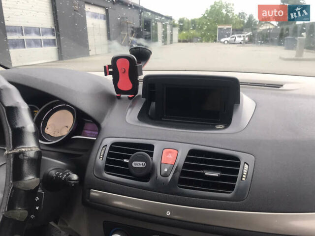 Рено Меган, объемом двигателя 1.5 л и пробегом 315 тыс. км за 7200 $, фото 11 на Automoto.ua