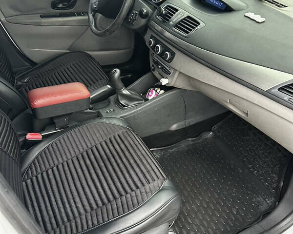 Рено Меган, об'ємом двигуна 1.5 л та пробігом 290 тис. км за 5800 $, фото 8 на Automoto.ua