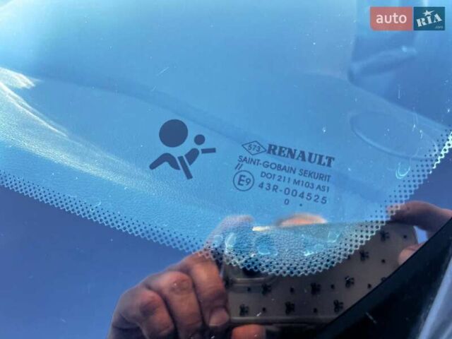 Рено Меган, об'ємом двигуна 2 л та пробігом 105 тис. км за 8100 $, фото 61 на Automoto.ua