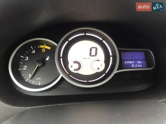 Рено Меган, объемом двигателя 1.5 л и пробегом 315 тыс. км за 7200 $, фото 26 на Automoto.ua