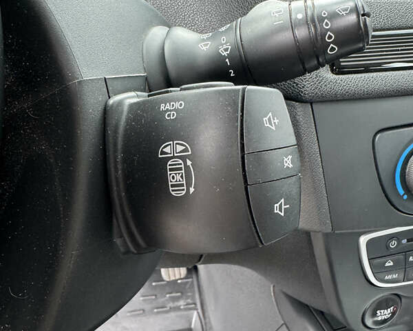 Рено Меган, объемом двигателя 1.5 л и пробегом 140 тыс. км за 7500 $, фото 33 на Automoto.ua