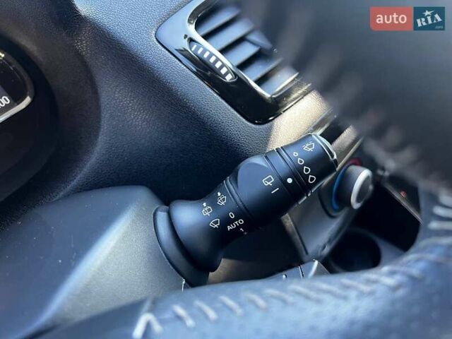 Рено Меган, об'ємом двигуна 2 л та пробігом 105 тис. км за 8100 $, фото 18 на Automoto.ua