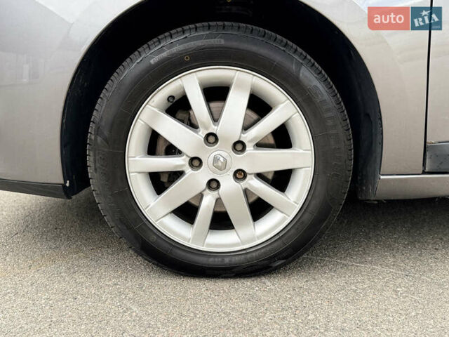 Рено Меган, объемом двигателя 1.5 л и пробегом 140 тыс. км за 7500 $, фото 19 на Automoto.ua