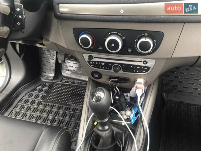 Рено Меган, объемом двигателя 1.5 л и пробегом 315 тыс. км за 7200 $, фото 14 на Automoto.ua