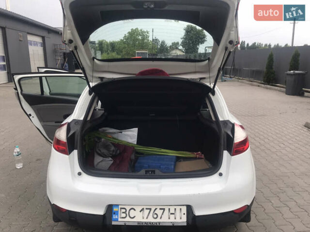 Рено Меган, объемом двигателя 1.5 л и пробегом 315 тыс. км за 7200 $, фото 16 на Automoto.ua