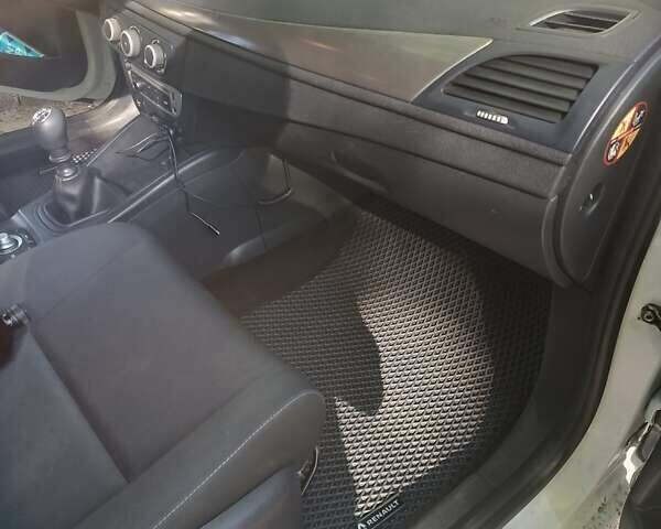 Рено Меган, объемом двигателя 1.5 л и пробегом 320 тыс. км за 5800 $, фото 3 на Automoto.ua