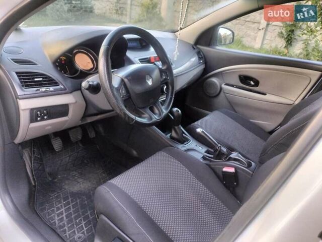 Рено Меган, объемом двигателя 1.46 л и пробегом 300 тыс. км за 7000 $, фото 8 на Automoto.ua