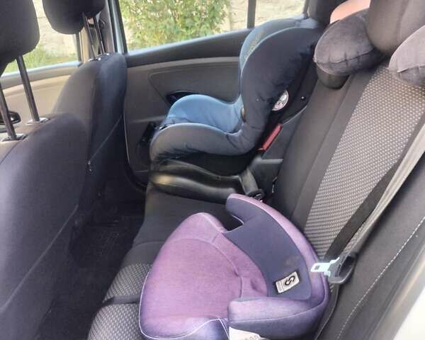 Рено Меган, объемом двигателя 1.46 л и пробегом 300 тыс. км за 7000 $, фото 10 на Automoto.ua