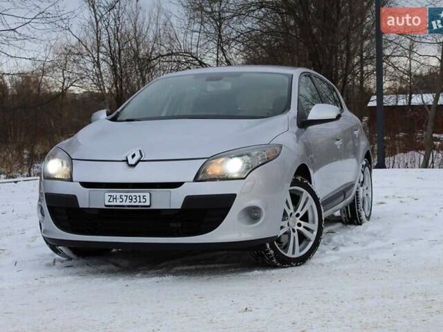 Рено Меган, объемом двигателя 2 л и пробегом 260 тыс. км за 7900 $, фото 10 на Automoto.ua