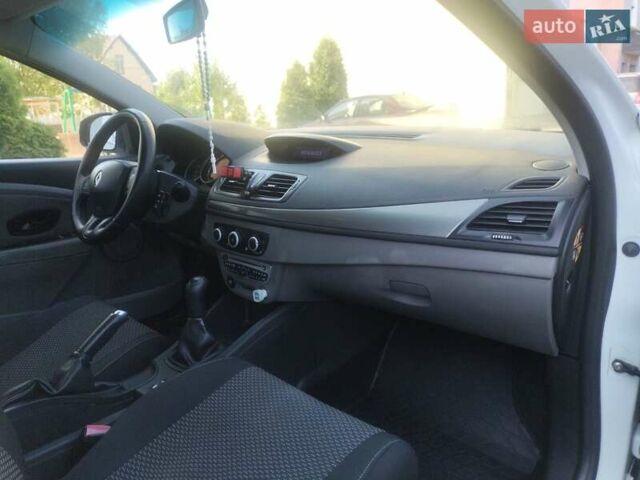 Рено Меган, объемом двигателя 1.46 л и пробегом 300 тыс. км за 7000 $, фото 12 на Automoto.ua