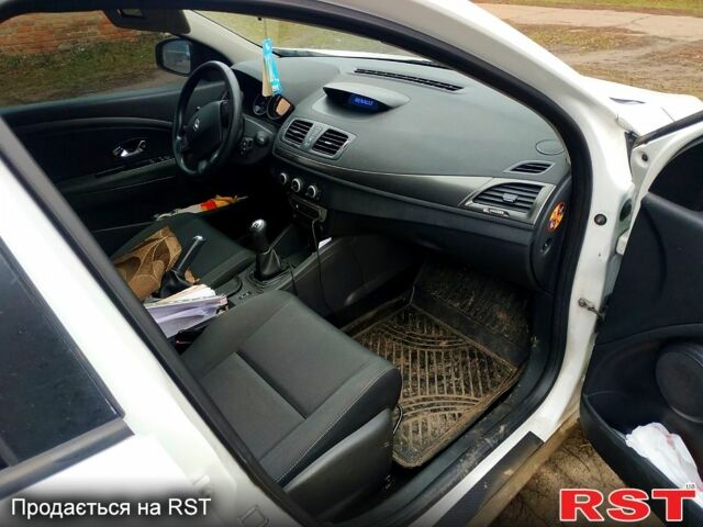 Рено Меган, объемом двигателя 1.5 л и пробегом 272 тыс. км за 6600 $, фото 2 на Automoto.ua
