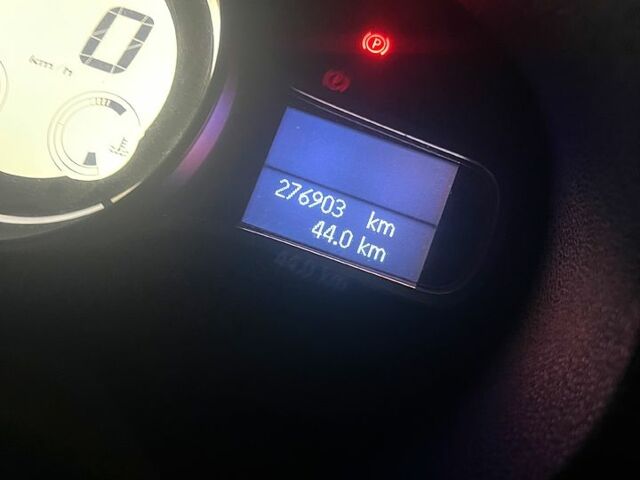 Рено Меган, объемом двигателя 1.5 л и пробегом 276 тыс. км за 7200 $, фото 5 на Automoto.ua