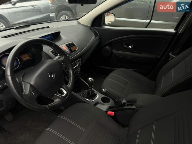 Рено Меган, объемом двигателя 1.5 л и пробегом 110 тыс. км за 8700 $, фото 31 на Automoto.ua