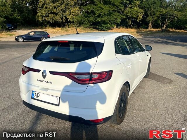 Рено Меган, объемом двигателя 1.5 л и пробегом 241 тыс. км за 10000 $, фото 3 на Automoto.ua