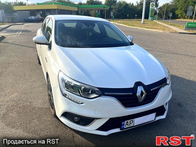 Рено Меган, объемом двигателя 1.5 л и пробегом 241 тыс. км за 10000 $, фото 1 на Automoto.ua