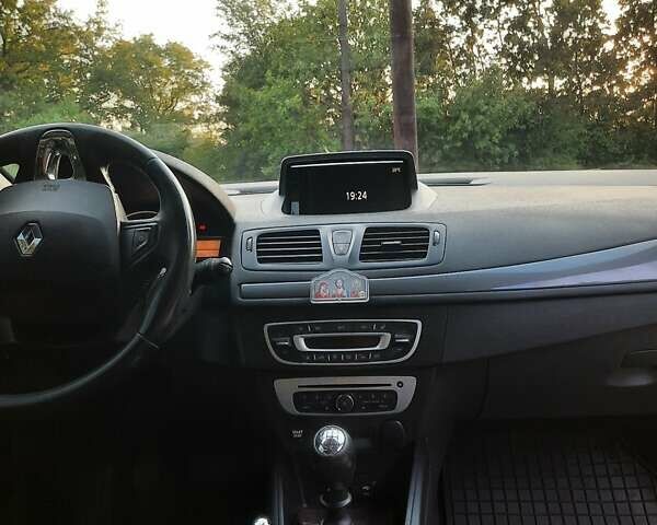Рено Меган, объемом двигателя 1.5 л и пробегом 240 тыс. км за 9900 $, фото 5 на Automoto.ua
