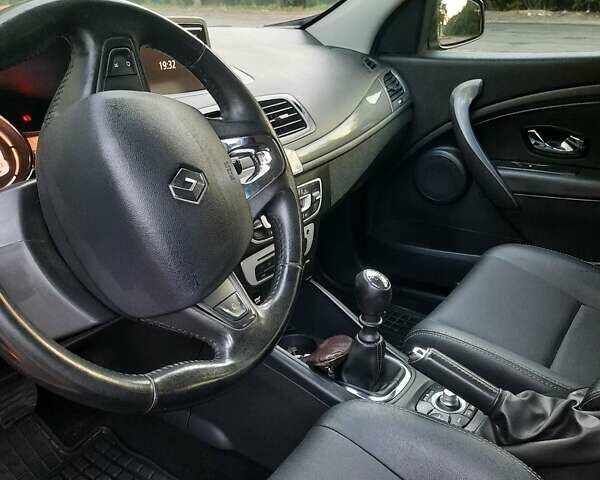 Рено Меган, объемом двигателя 1.5 л и пробегом 240 тыс. км за 9900 $, фото 4 на Automoto.ua