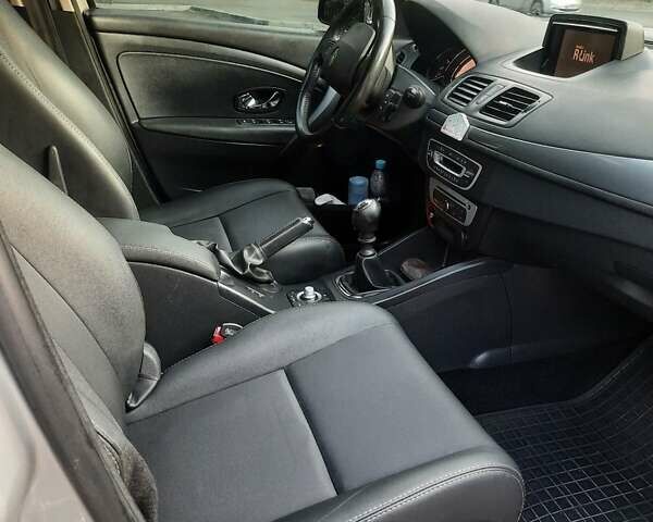 Рено Меган, объемом двигателя 1.5 л и пробегом 240 тыс. км за 9900 $, фото 6 на Automoto.ua
