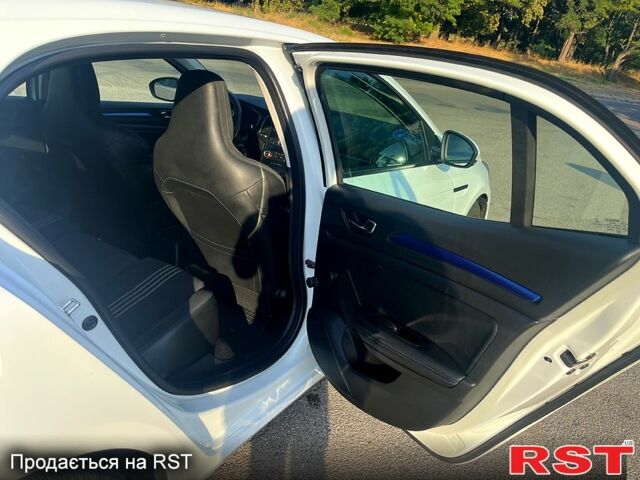 Рено Меган, объемом двигателя 1.5 л и пробегом 241 тыс. км за 10000 $, фото 5 на Automoto.ua