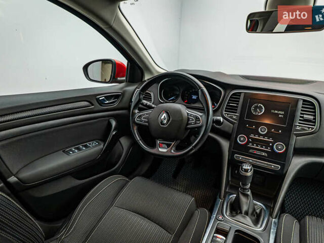 Рено Меган, объемом двигателя 1.6 л и пробегом 98 тыс. км за 12052 $, фото 11 на Automoto.ua