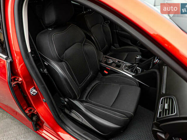 Рено Меган, объемом двигателя 1.6 л и пробегом 98 тыс. км за 12052 $, фото 19 на Automoto.ua