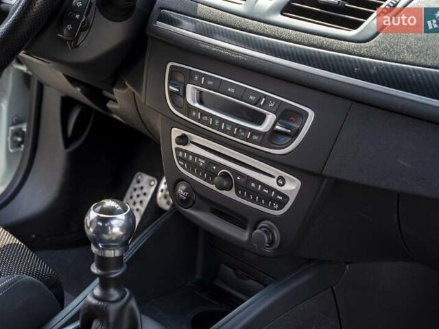 Рено Меган, об'ємом двигуна 2 л та пробігом 122 тис. км за 11000 $, фото 44 на Automoto.ua