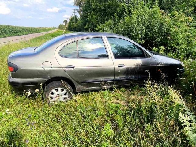 Рено Меган, объемом двигателя 1.6 л и пробегом 0 тыс. км за 1500 $, фото 6 на Automoto.ua