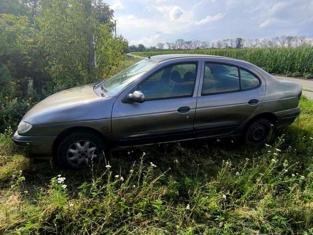 Рено Меган, объемом двигателя 1.6 л и пробегом 0 тыс. км за 1500 $, фото 2 на Automoto.ua