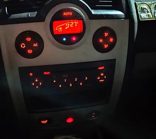 Рено Меган, объемом двигателя 1.6 л и пробегом 220 тыс. км за 4500 $, фото 9 на Automoto.ua