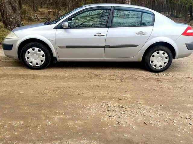 Рено Меган, объемом двигателя 1.6 л и пробегом 220 тыс. км за 4500 $, фото 3 на Automoto.ua